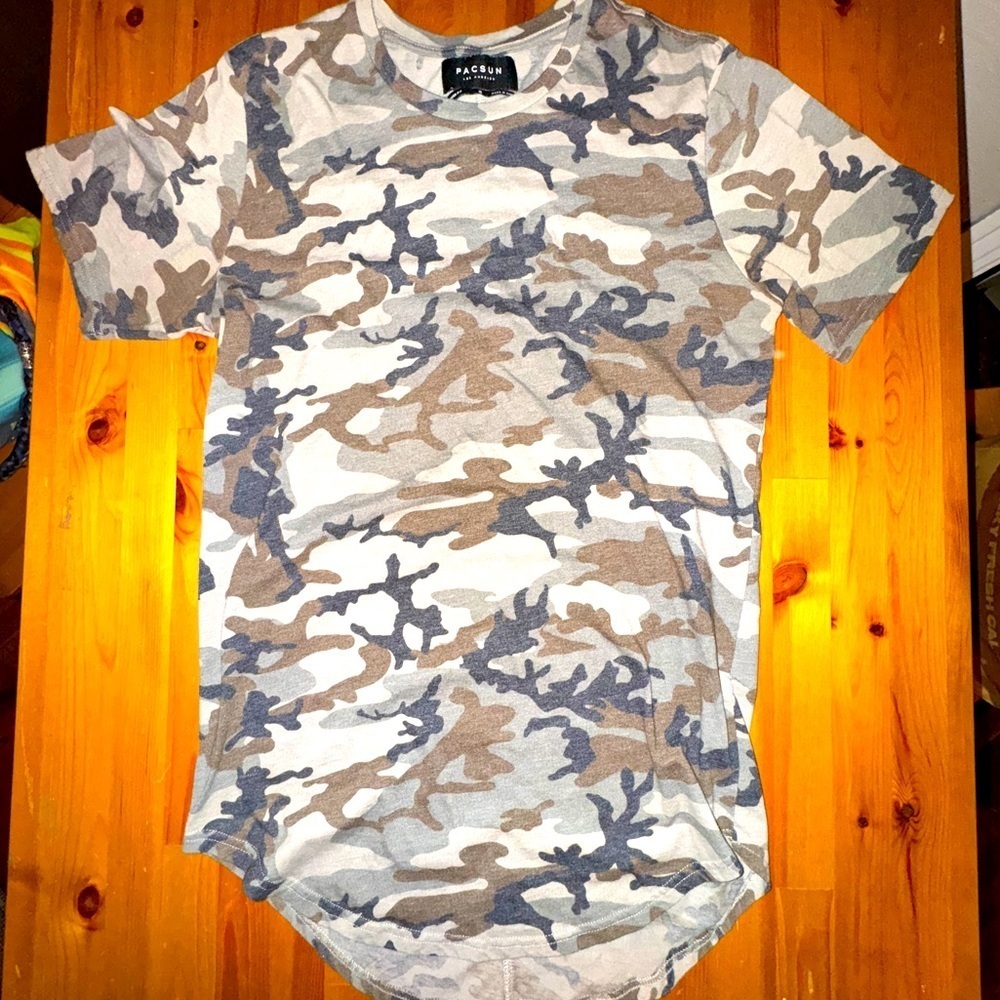Pacsun camouflage tshirt